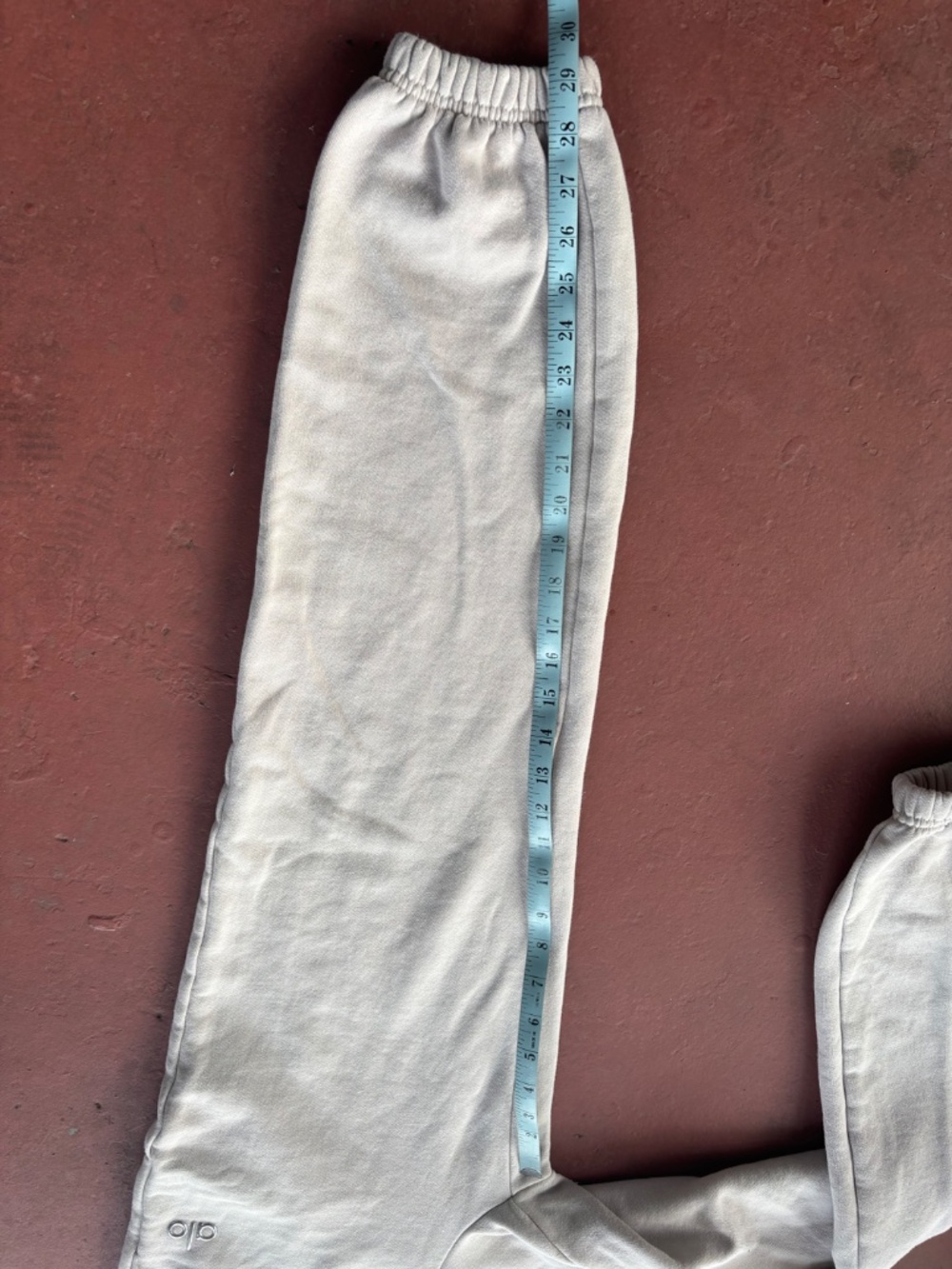 Alo Yoga Accolade Sweatpants Size S Small Bone Off White Cream unisex - Picture 4 of 7